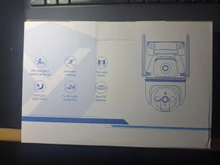 Cámara de vigilancia con doble objetivo