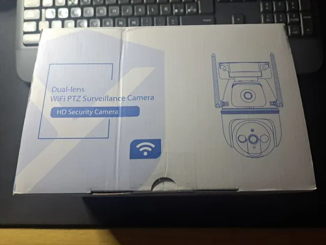 Cámara de vigilancia con doble objetivo