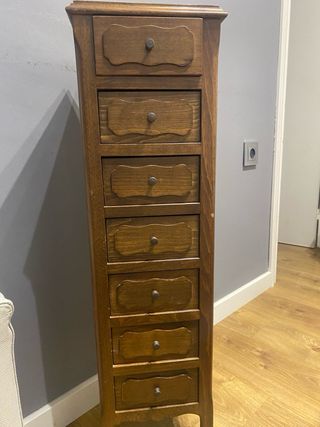 Cajonera antigua en muy buen estado