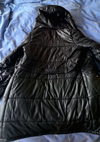 Plumifero Donna Karan y regalo botas de