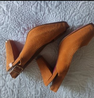 ZAPATO PIEL DESTALONADO num. 38 NARANJA CUPLE