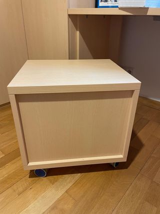 Mesita con Cajones y Ruedas