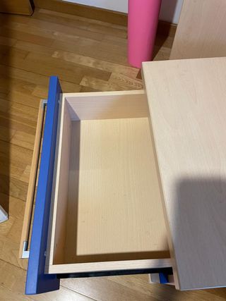 Mesita con Cajones y Ruedas