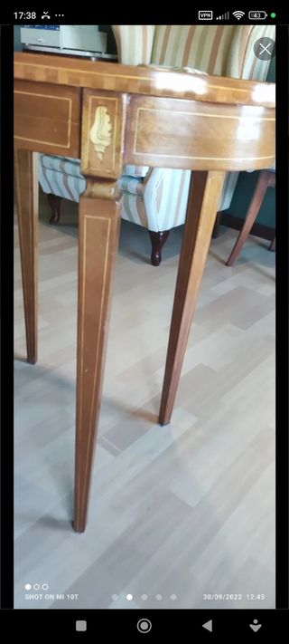 Mesa auxiliar estilo imperio 
