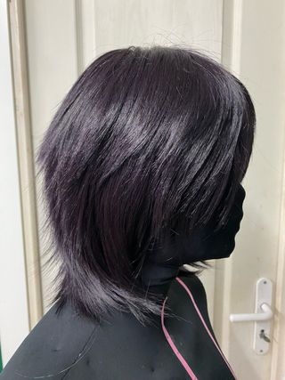 Peluca oscura Halloween carnaval 