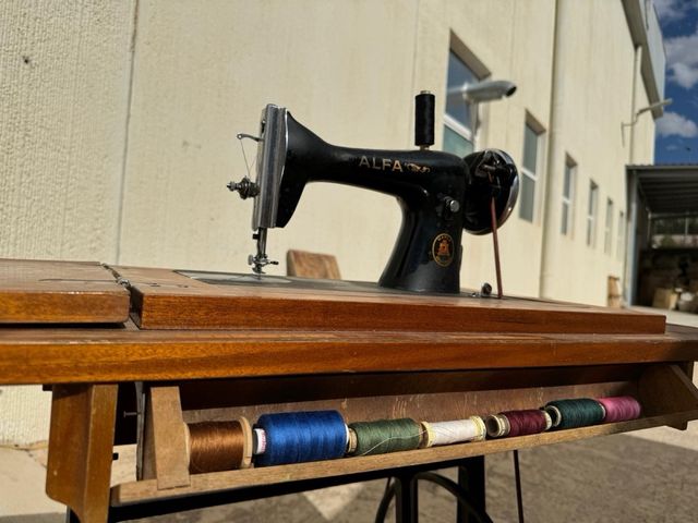 Maquina de coser antigua