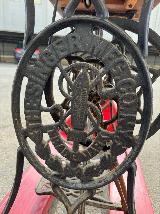 Maquina de coser antigua