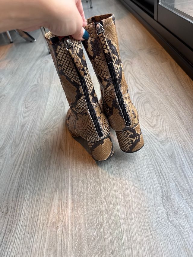 Botines serpiente Zara talla 38