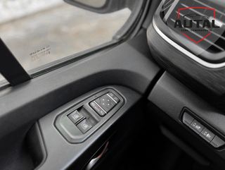 NISSAN NV300 9 PLAZAS