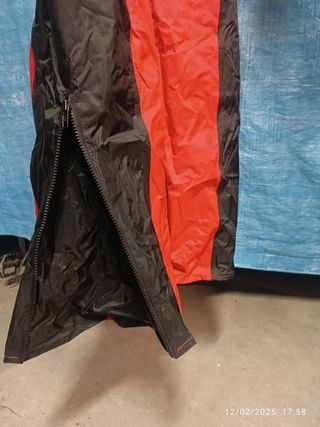 Traje agua moto