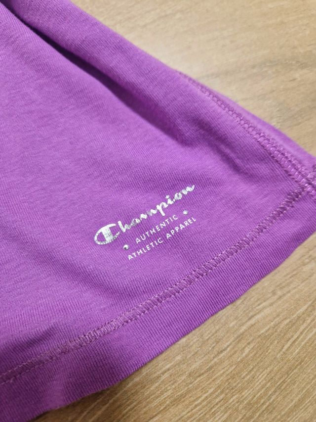 Maglietta lilla taglia M marca Champion