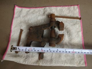 Vecchia morsa da banco