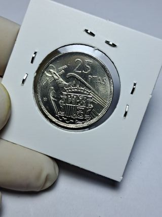 25 PESETAS FRANCO 1957 *71 SIN CIRCULAR