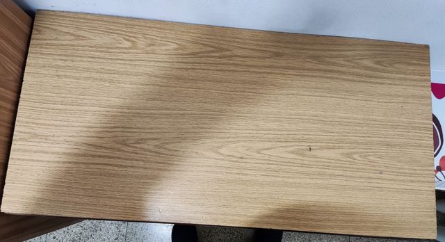 Antigua base de máquina de coser REFREY