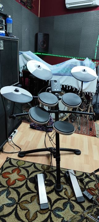 Batería electrónica Roland TD-1K + sillín MDTJR 
