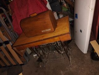 Se vende máquina de coser