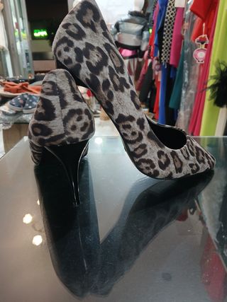 Zapatos de salón,  tacón fino,  leopardo