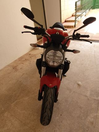 Ducati Monster 821