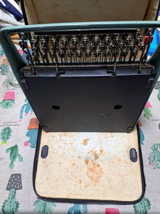 Máquina de Escribir Olivetti Lettera32