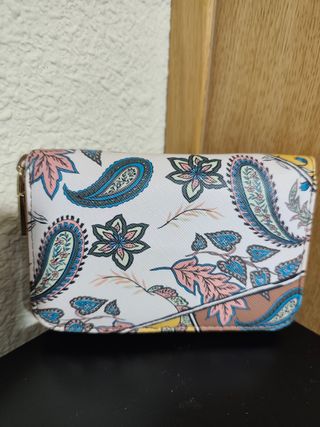 CARTERA PEQUEÑA DE MUJER