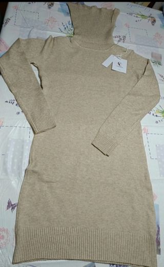 Vestido de punto cuello alto a estrenar 