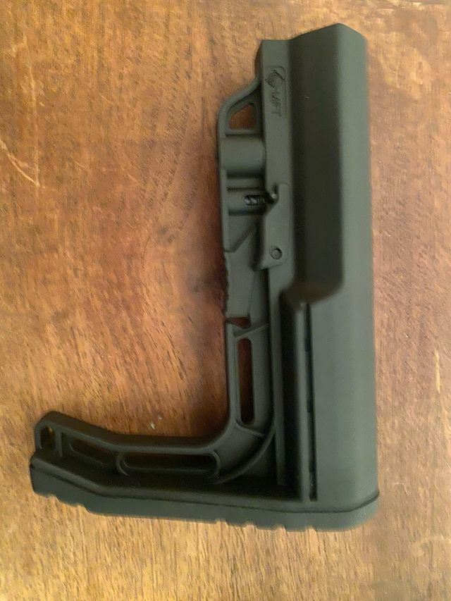 Culata estilo MFT minimalista en negro