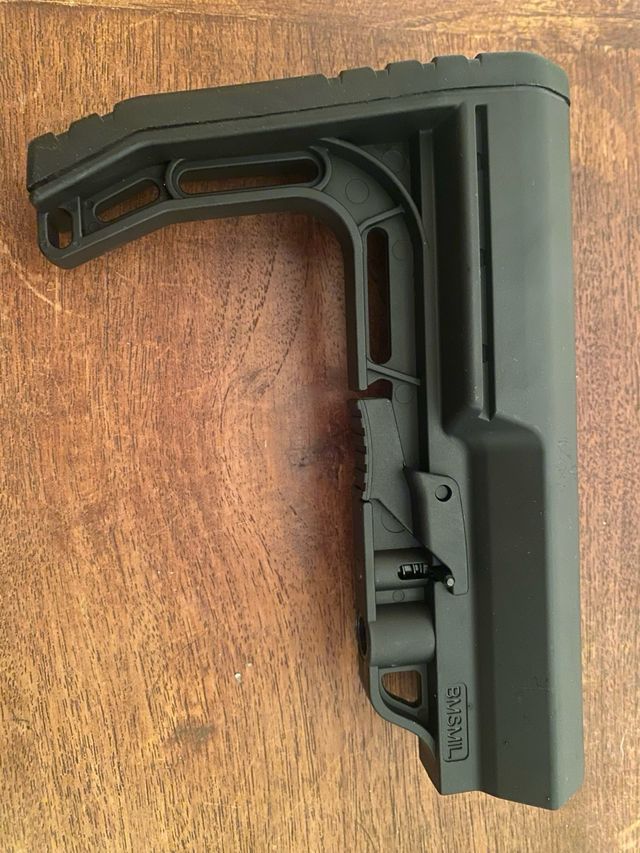 Culata estilo MFT minimalista en negro