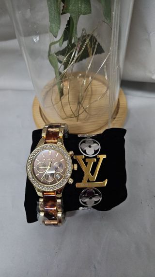 Reloj y pulsera a juego