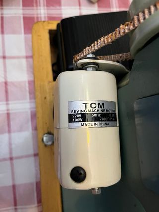 Maquina de coser Alfa