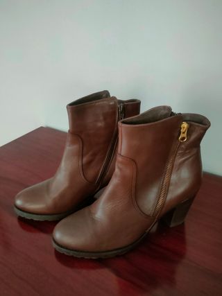Botines piel marrón núm 40 