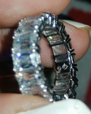 Anillo Swarovski, Vittore nuevo