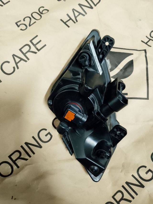 Faro antiniebla 6f0941701a