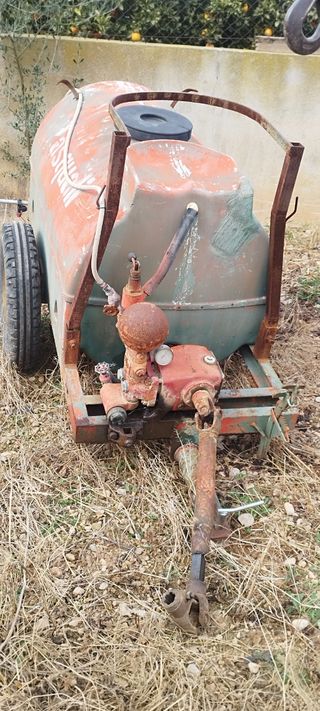 Sulfatadora ,cuba de herbicida