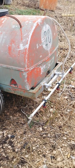 Sulfatadora ,cuba de herbicida