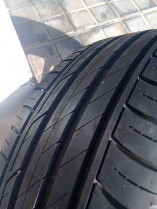 4 neumáticos y llantas