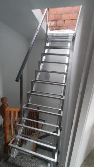 Estructura escalera para escalón madera