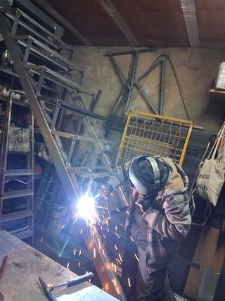 Estructura escalera para escalón madera