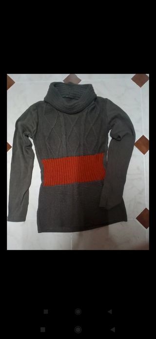 Jersey cuello vuelto bicolor. Talla S