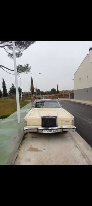 Lincoln continental 1977