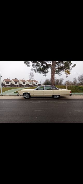 Lincoln continental 1977
