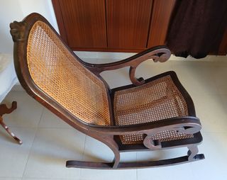DOS MECEDORAS MODERNISTAS. Madera y Rejilla