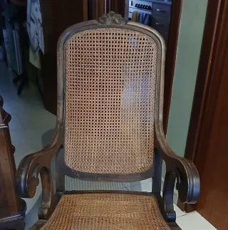 DOS MECEDORAS MODERNISTAS. Madera y Rejilla