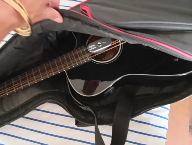 Guitarra electroacústica fender