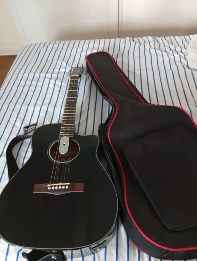 Guitarra electroacústica fender