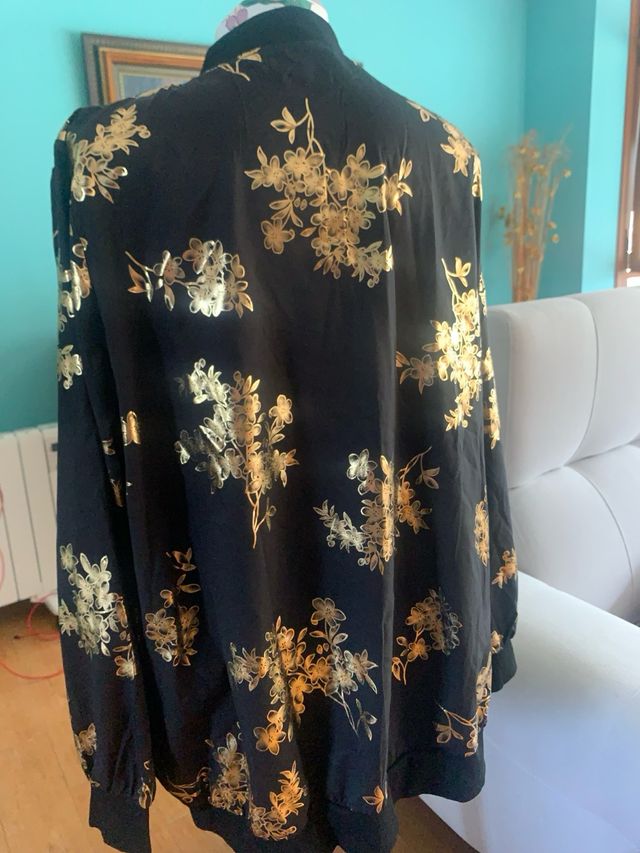 Chaqueta talla negra
