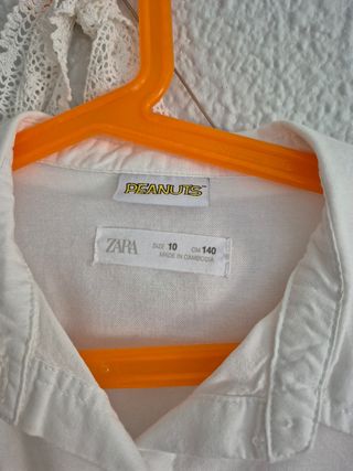 Camisa de niña snoopy.