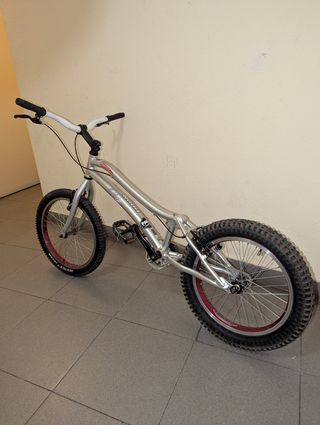 Bicicleta de trial Monty