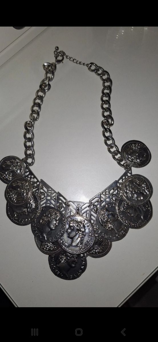 Collar colgante monedas