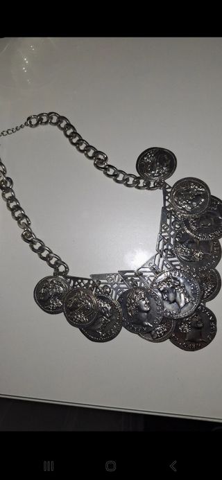 Collar colgante monedas