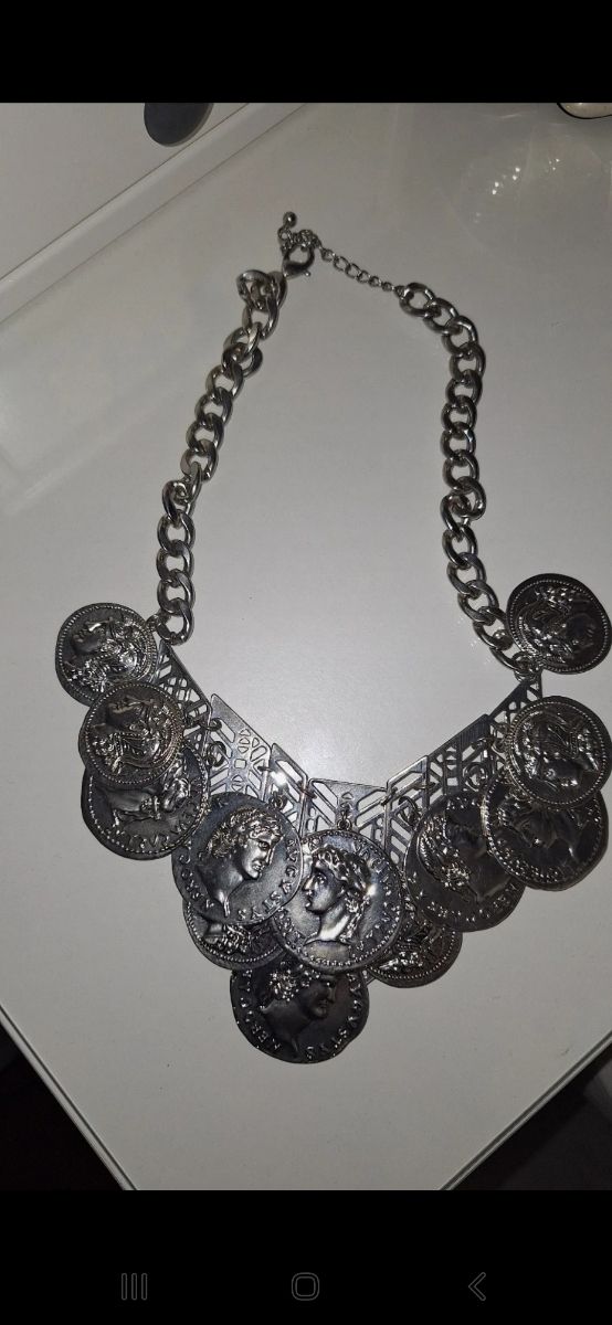 Collar colgante monedas